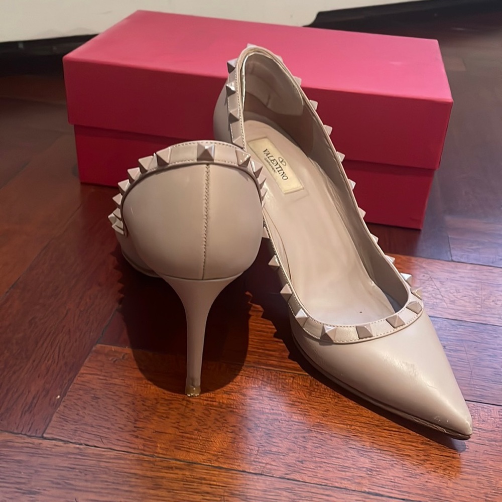 Valentino Rockstud Pumps